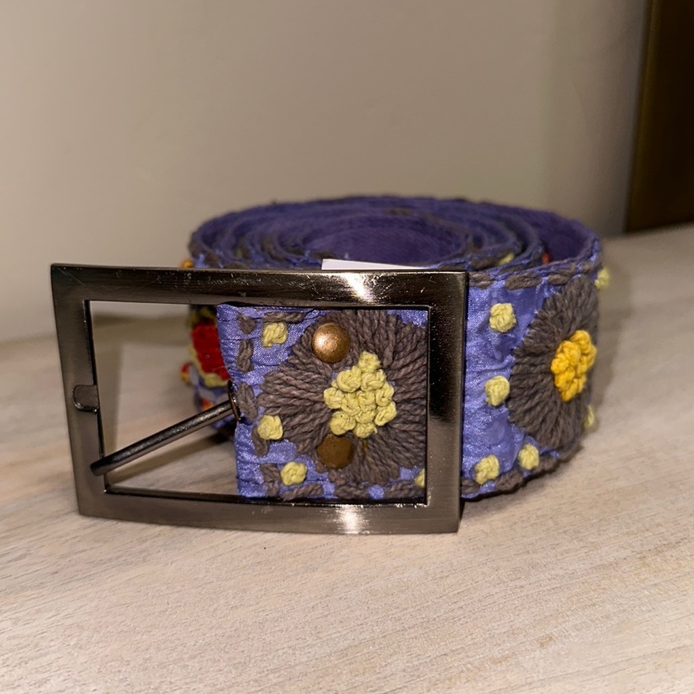 Bilgoa embroidered belt